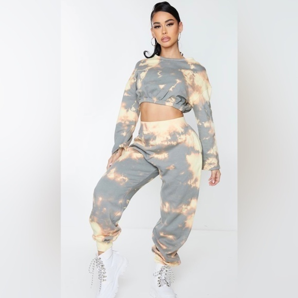 NWT- Shape Khaki Tie Dye Sweat Suit with High rise Joggers. Sz 4, Top Sz 8